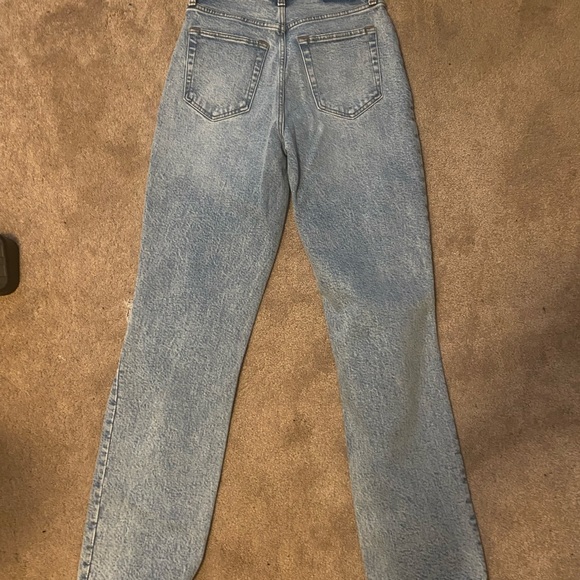 NWT Abercrombie 90s Straight Jeans - Picture 2 of 3